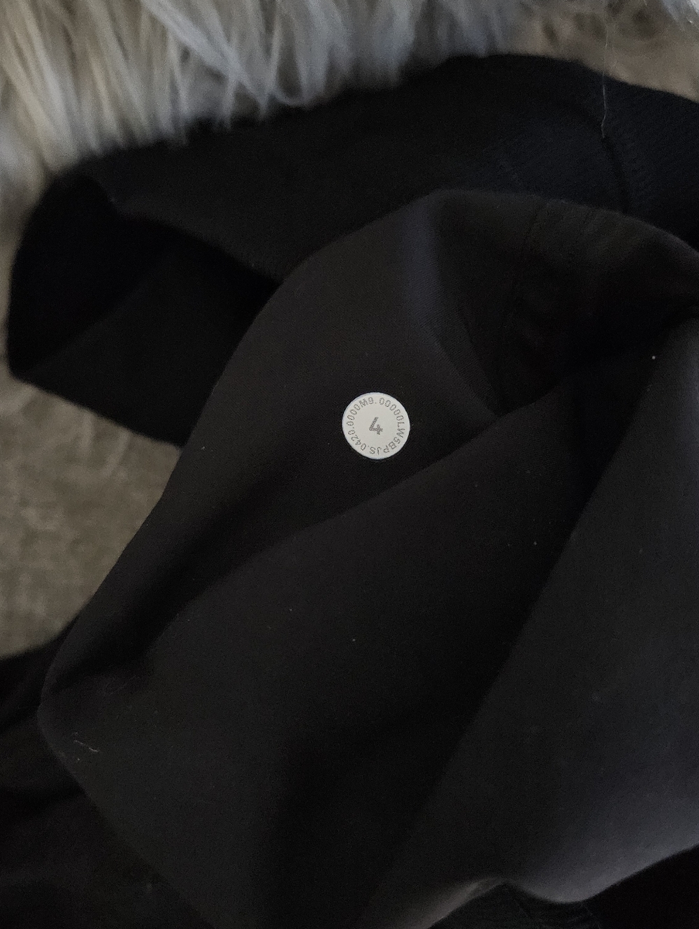 Lululemon Dance Studio Mid-Rise Jogger Size 4 Black - Picture 4 of 4